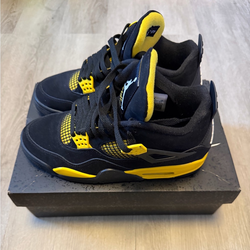Jordan Retro 4 Black and yellow sz 8 - Picture 2 of 8